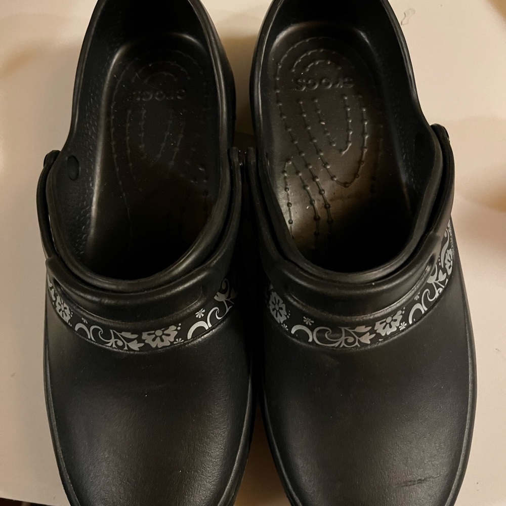 Crocs black size 9 NWOT
